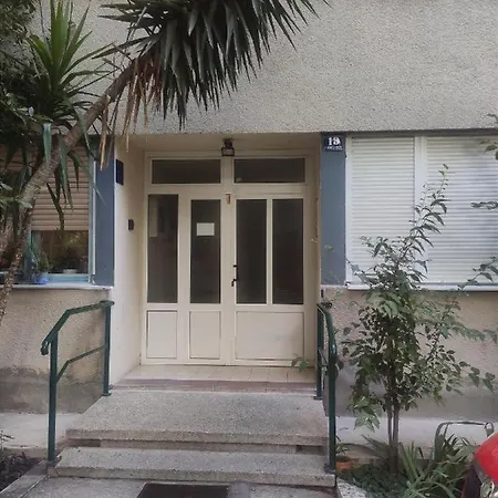 Door 公寓 *